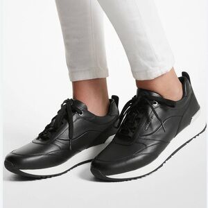Michael Kors Women's Allie Stride Trainer Lace Up Sneakers Shoes. 10